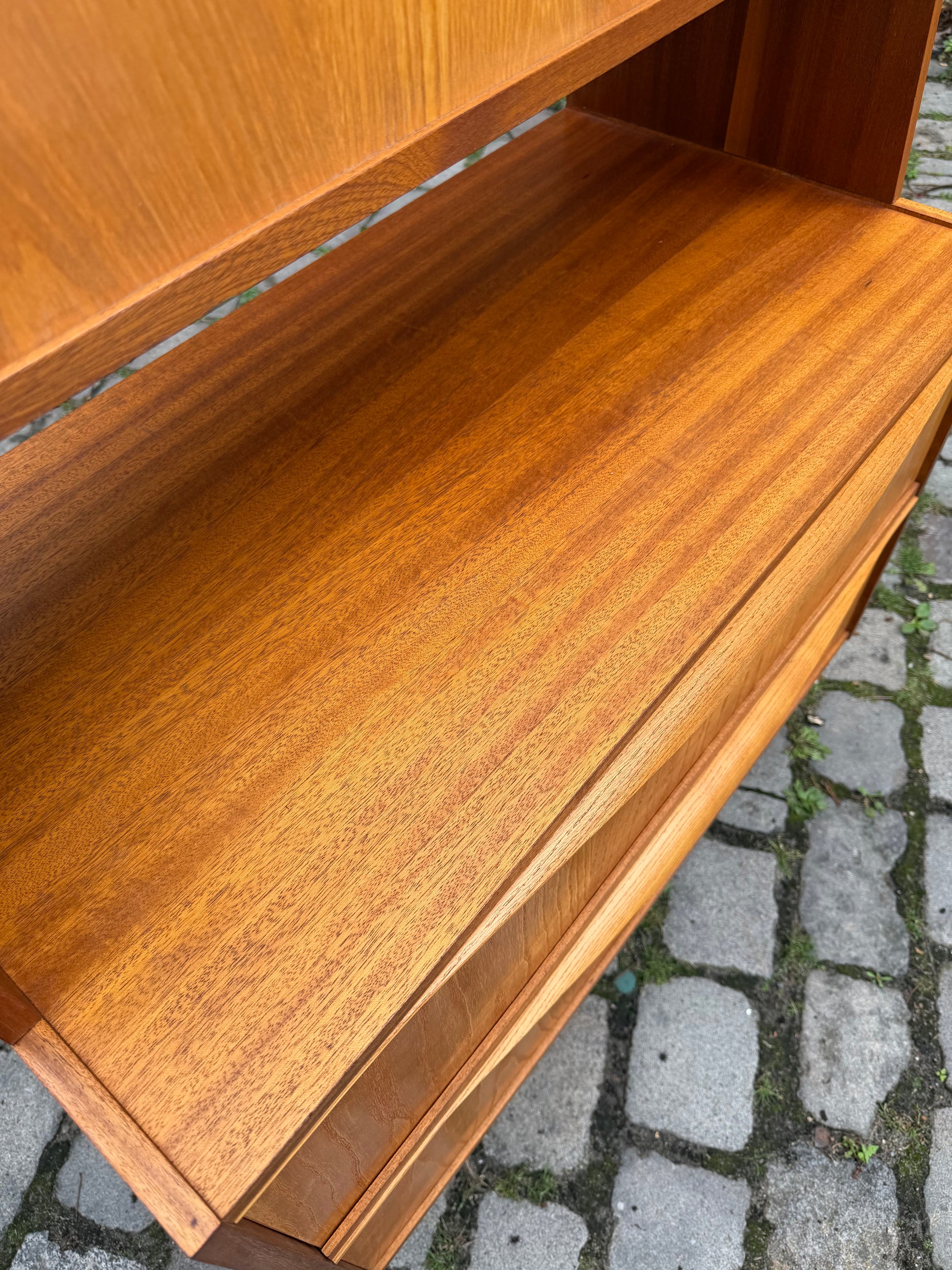 Schrank mit Klappfächern & Vitrine von VEB Möbelindustrie Halle