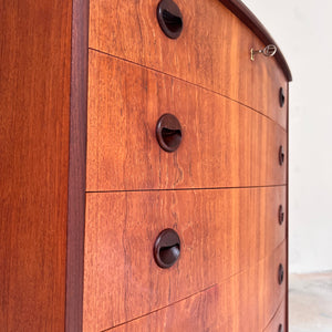 Halbrunde Kommode Teak mit runden Griffen & Schloss aus Dänemark