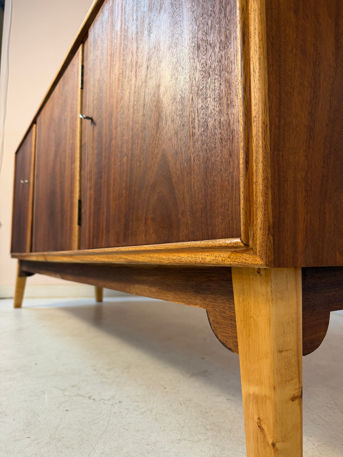 Sideboard Teak & Ulme aus Dänemark