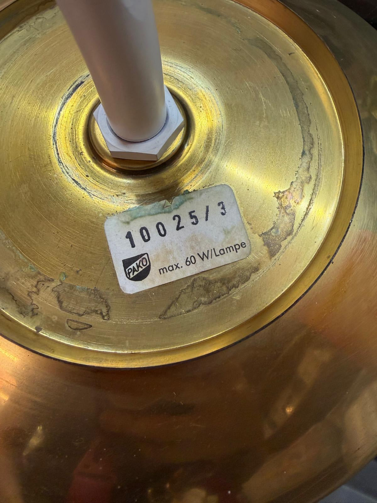 Stehlampe orange mit leuchtendem Glasfuß und 70er Schirm von Pako