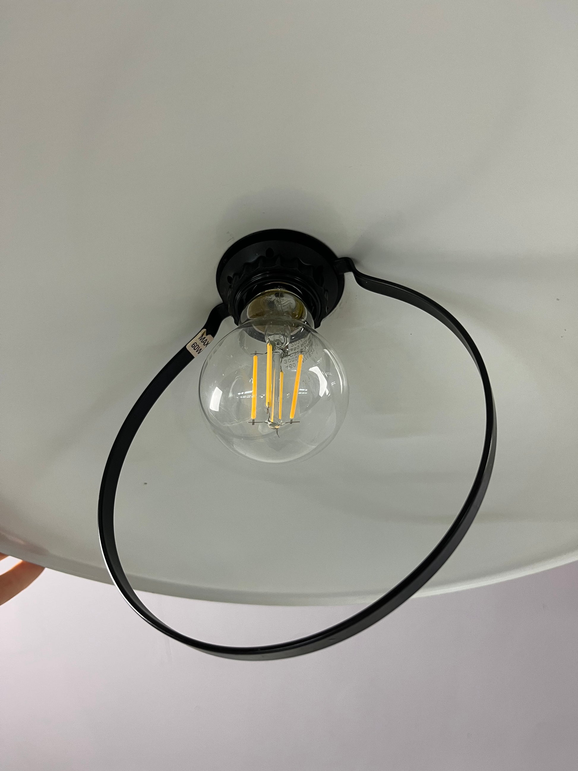 Hängelampe schwarz mit Bügel von Abo Randers