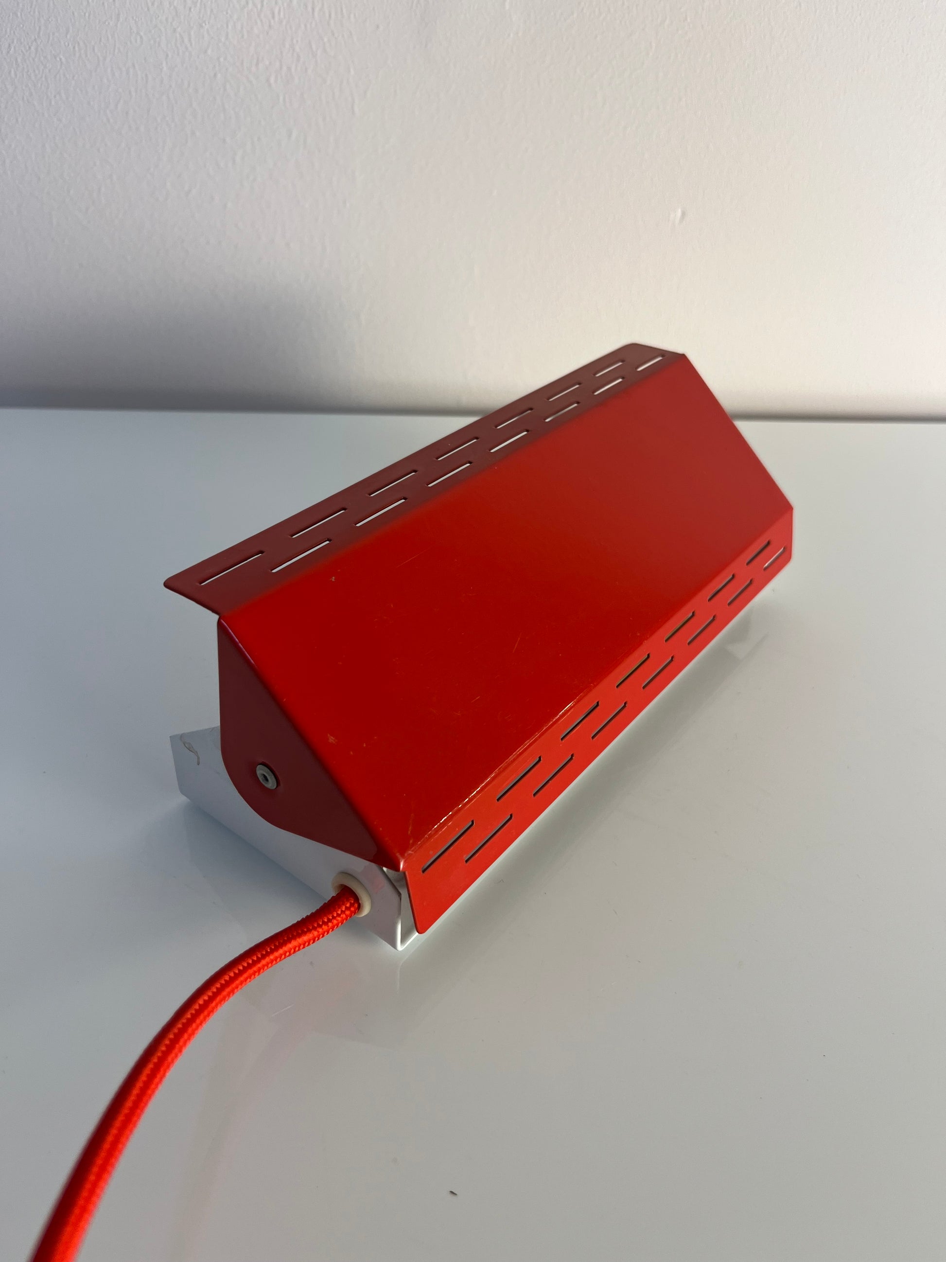 Wandlampe Twist Type 124 rot von Knud Christensen Electronic