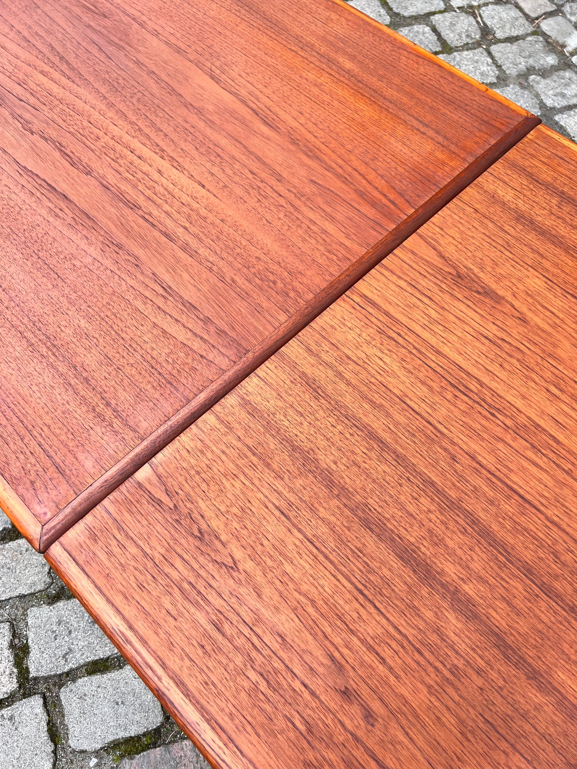 Esstisch Teak ausziehbar aus Dänemark