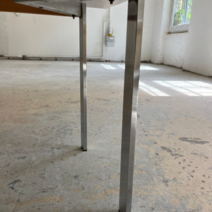 Highboard weiß mit kreisförmigem Reliefmuster & Minibar aus Belgien