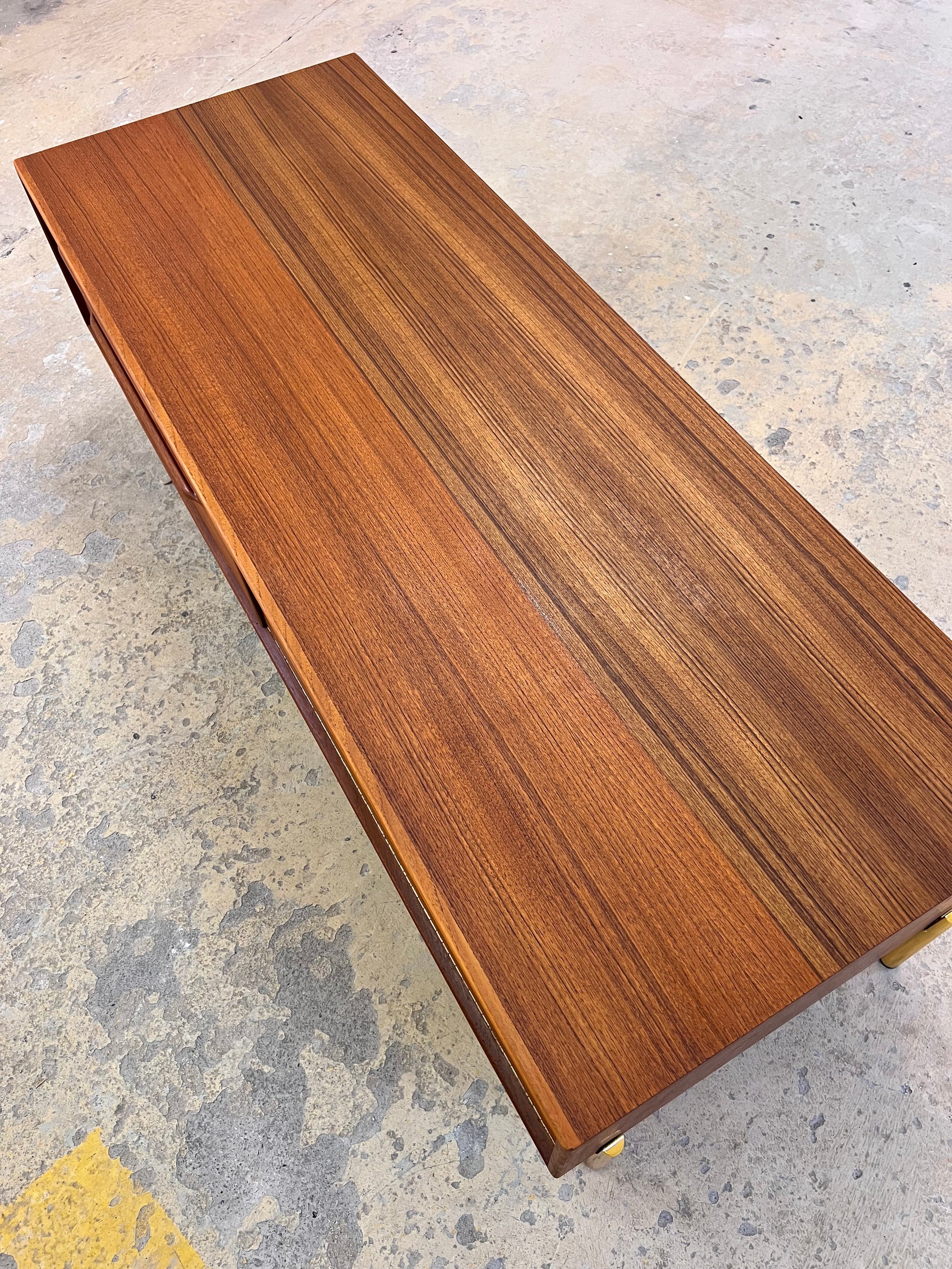 Lowboard Teak mit neuen Metallbeinen von rt Möbel