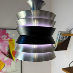 Lamellenlampe Trava silber schwarz lila von Carl Thore für Granhaga