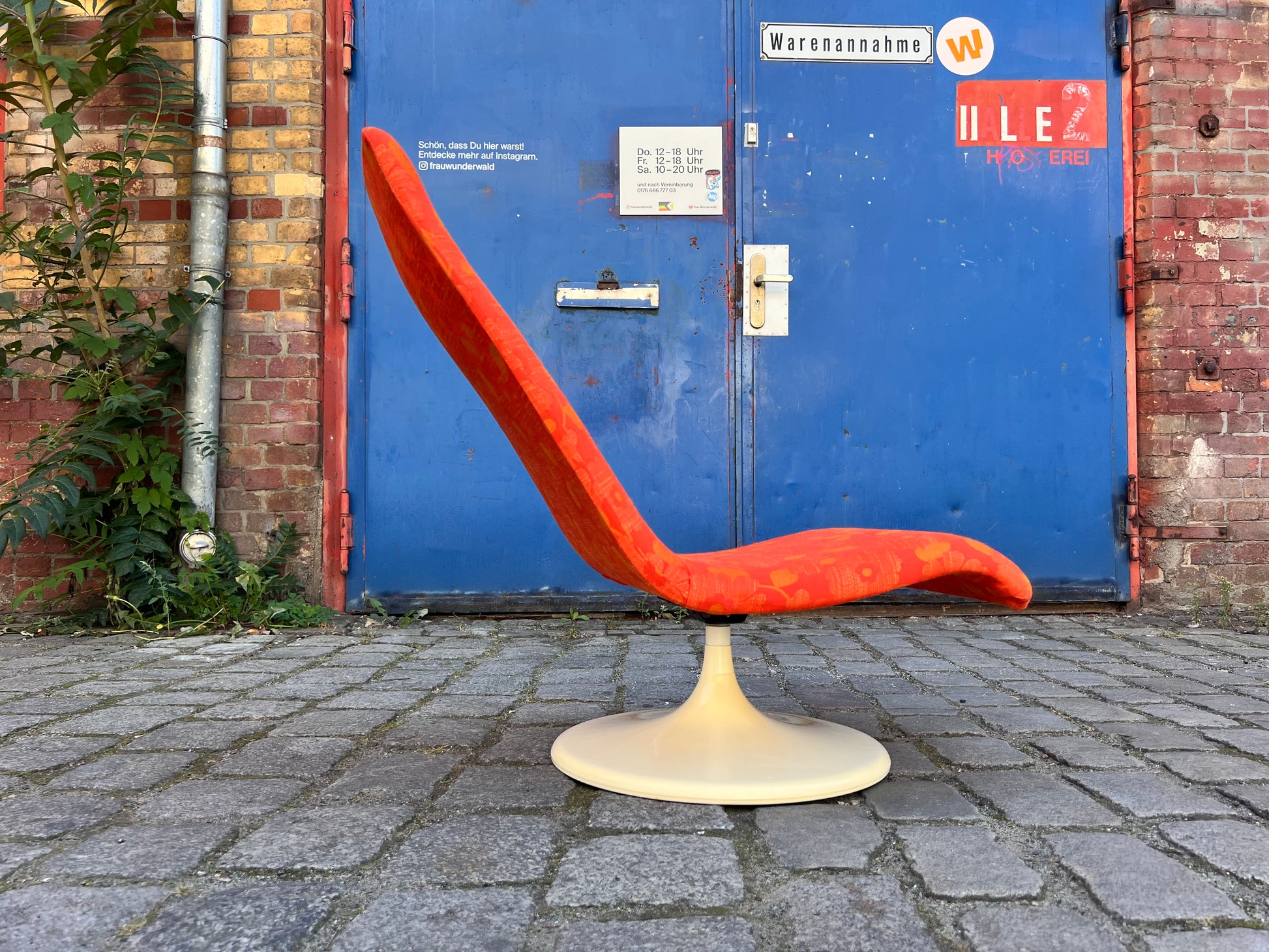 Sessel mit Tulpenfuß orange creme 70er