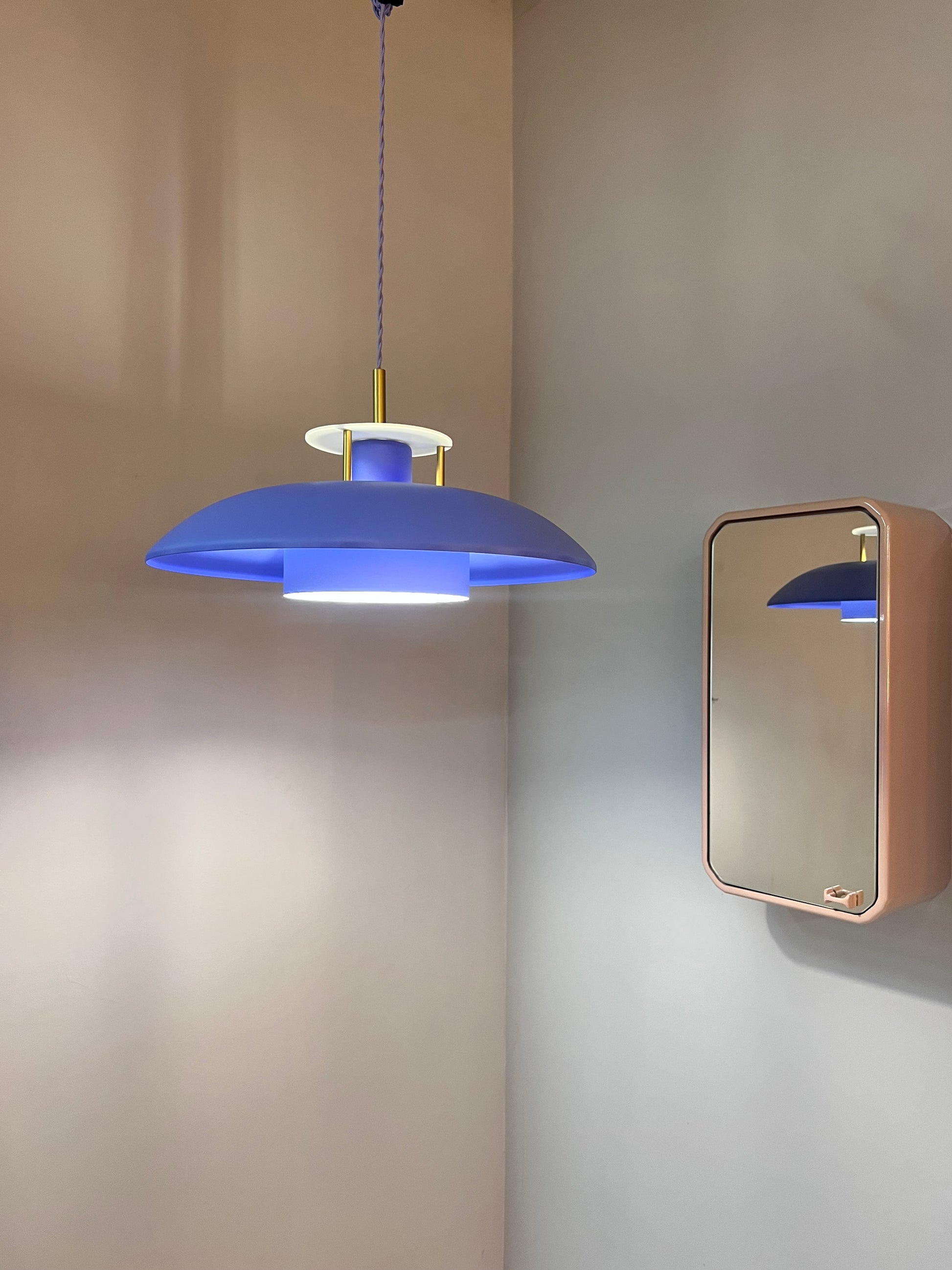 Lamellenlampe neu lackiert blau