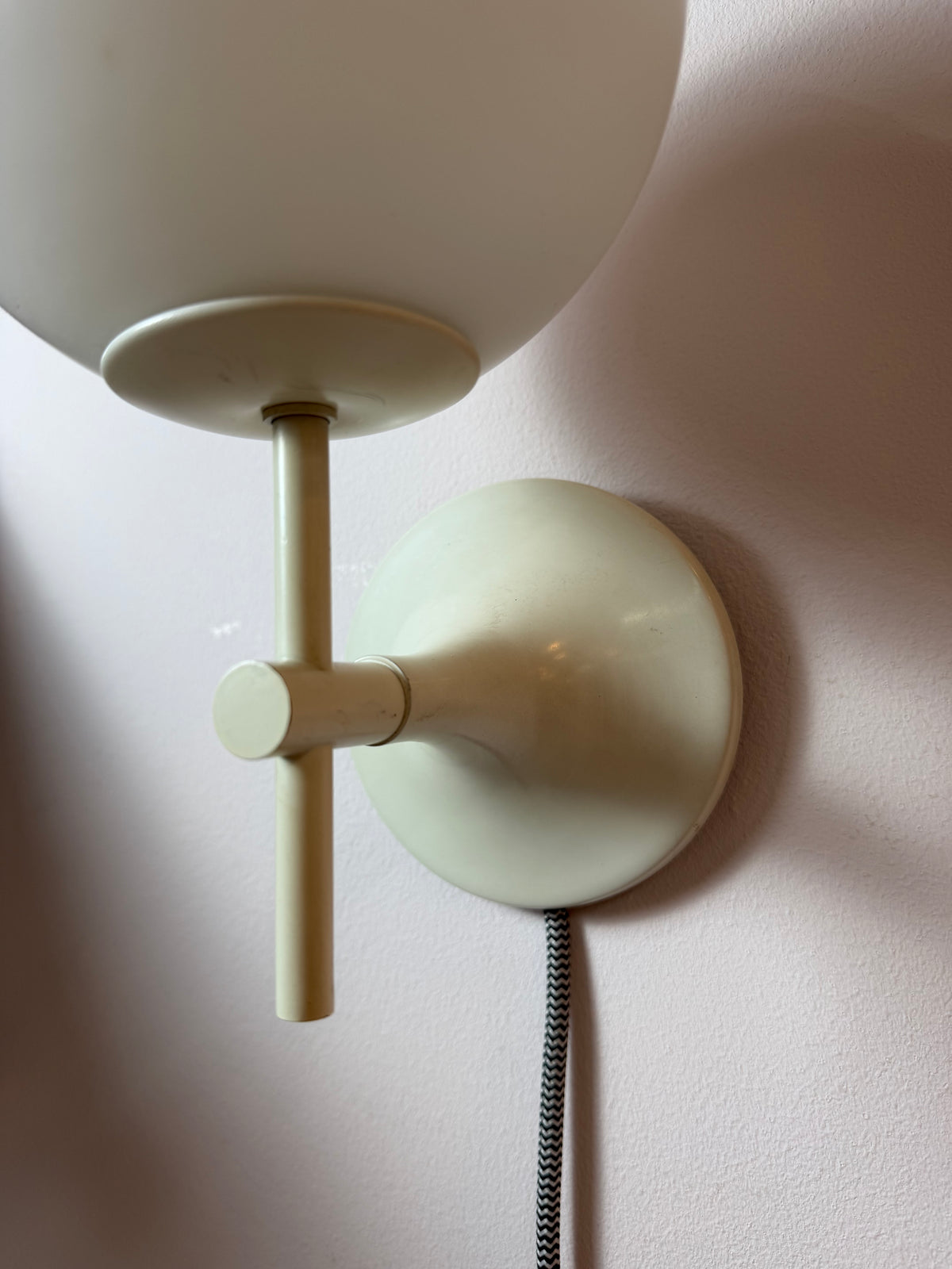 Wandlampe weiß Opalglas von Max Bill für Temde