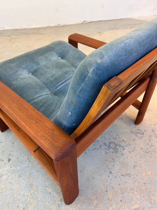 Sessel Loungechair blauer Samt und Teak