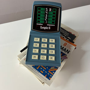 Set: Booklets & Logic 5 von Milton Bradley