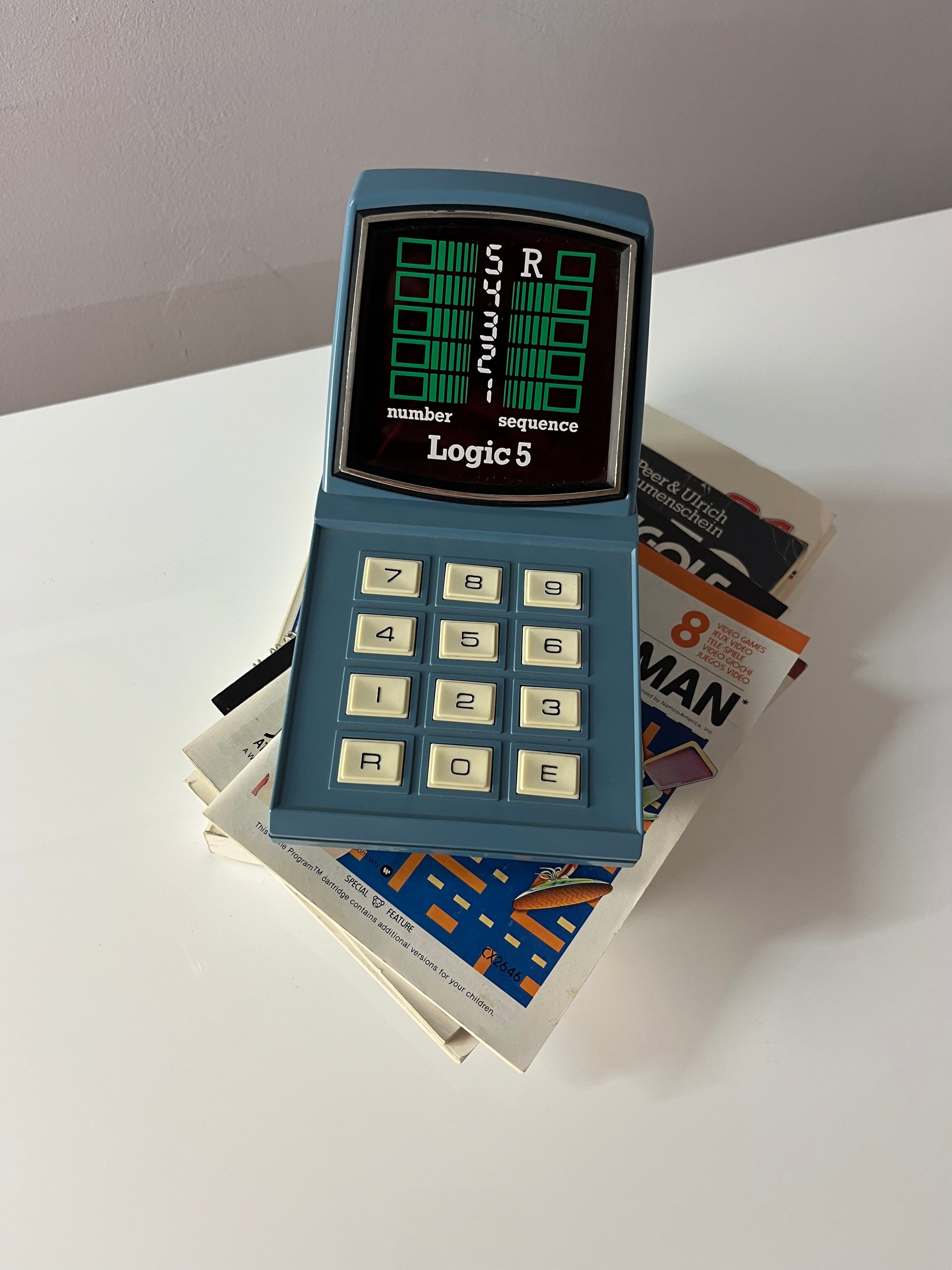 Set: Booklets & Logic 5 von Milton Bradley