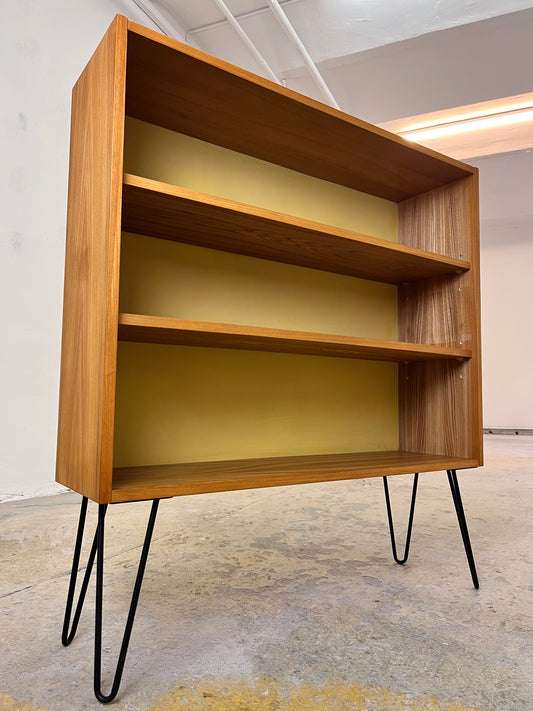 Regal Typ 605 auf Hairpinlegs von Herbert Eilenberg für Hellerau