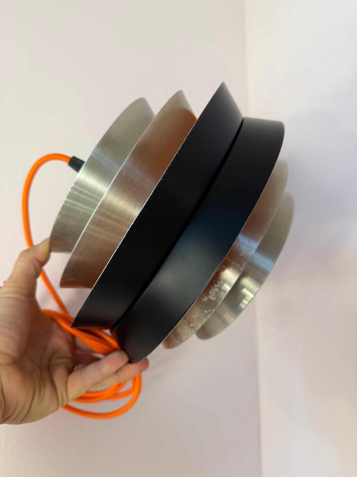 Lamellenlampe Trava silber schwarz orange von Carl Thore für Granhaga