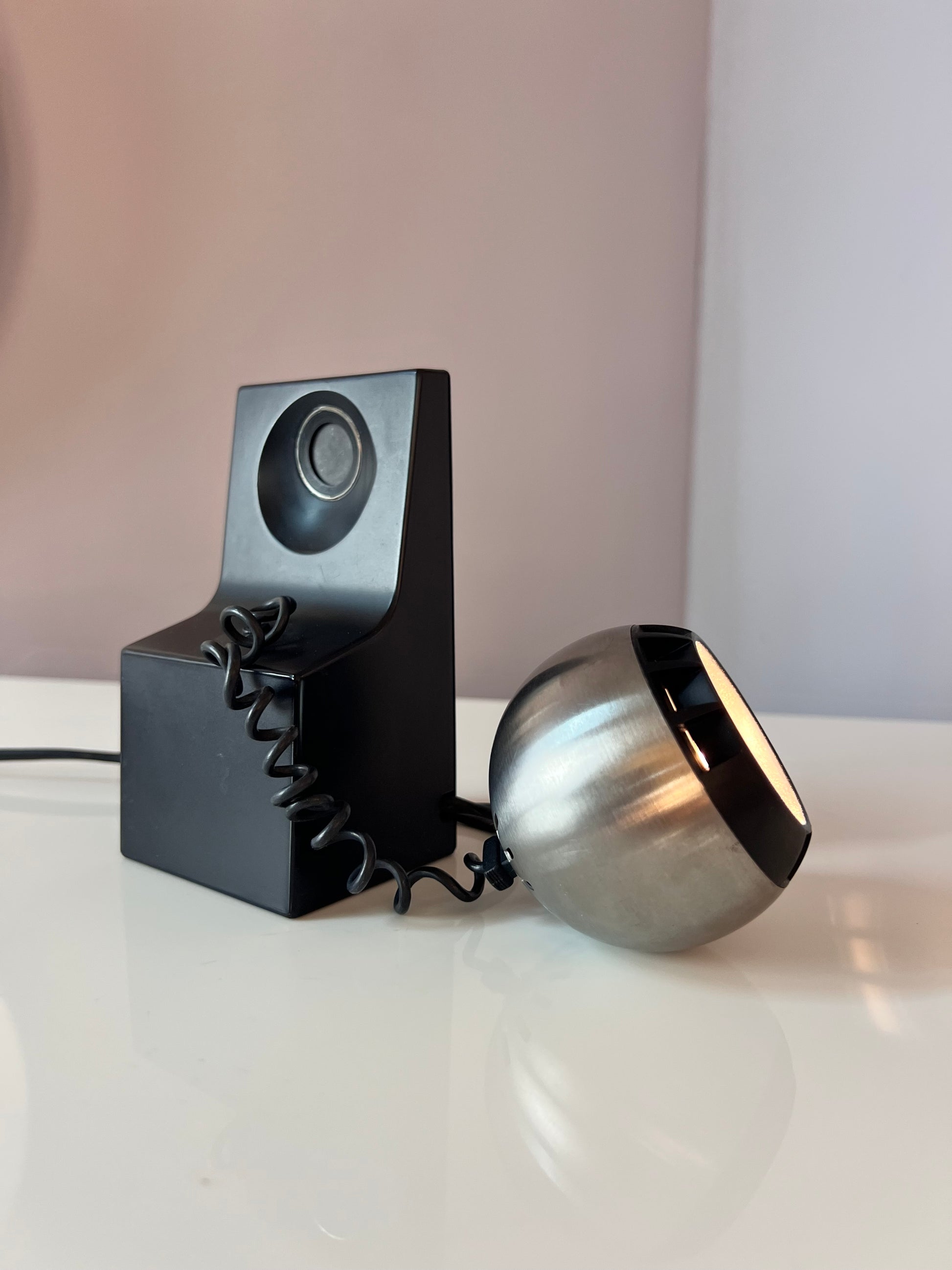 Tischlampe Modell 41701 schwarz silber mit Kugelkopf von Osram
