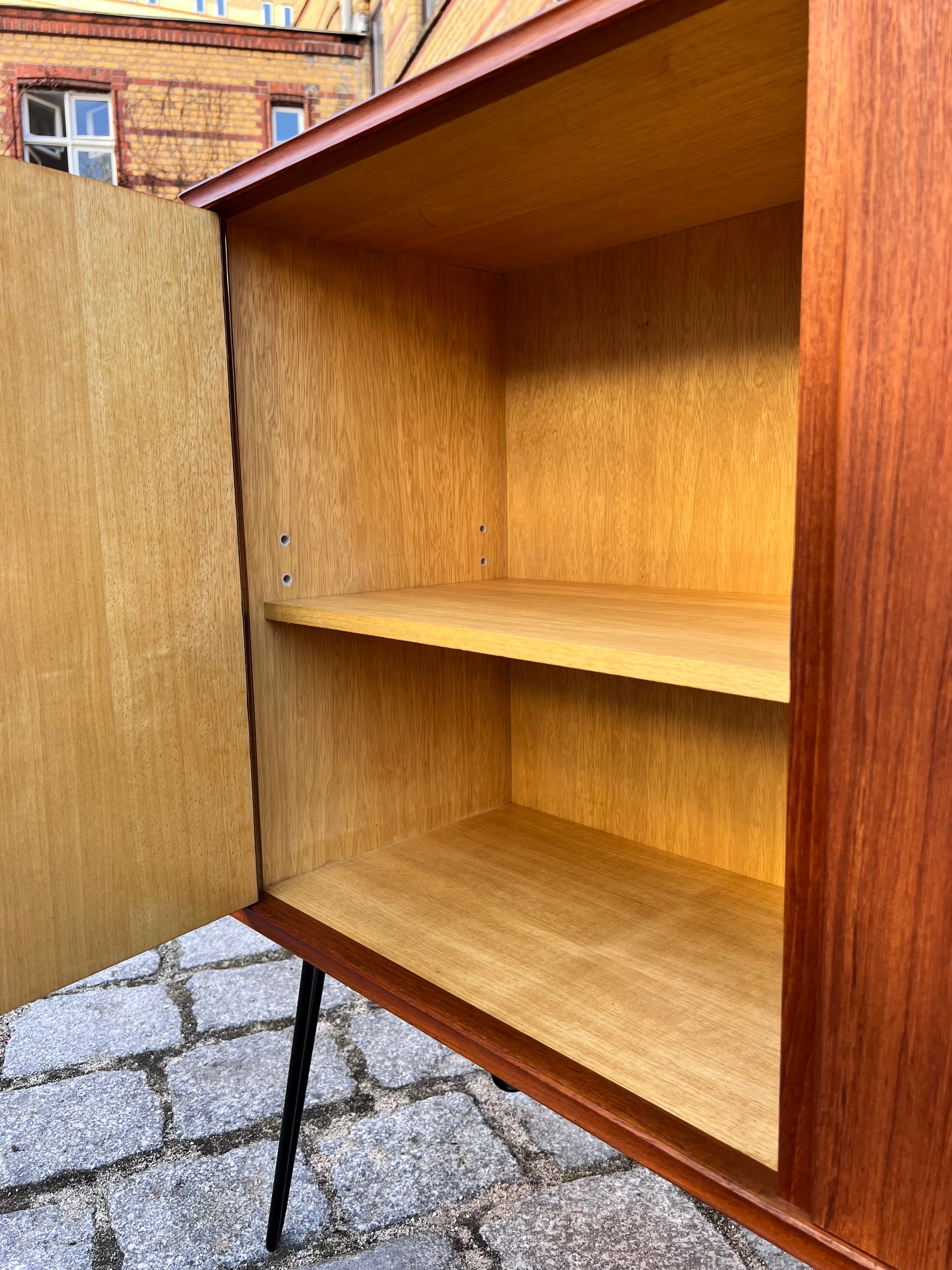 Sideboard Teak auf Hairpinlegs von rt Möbel
