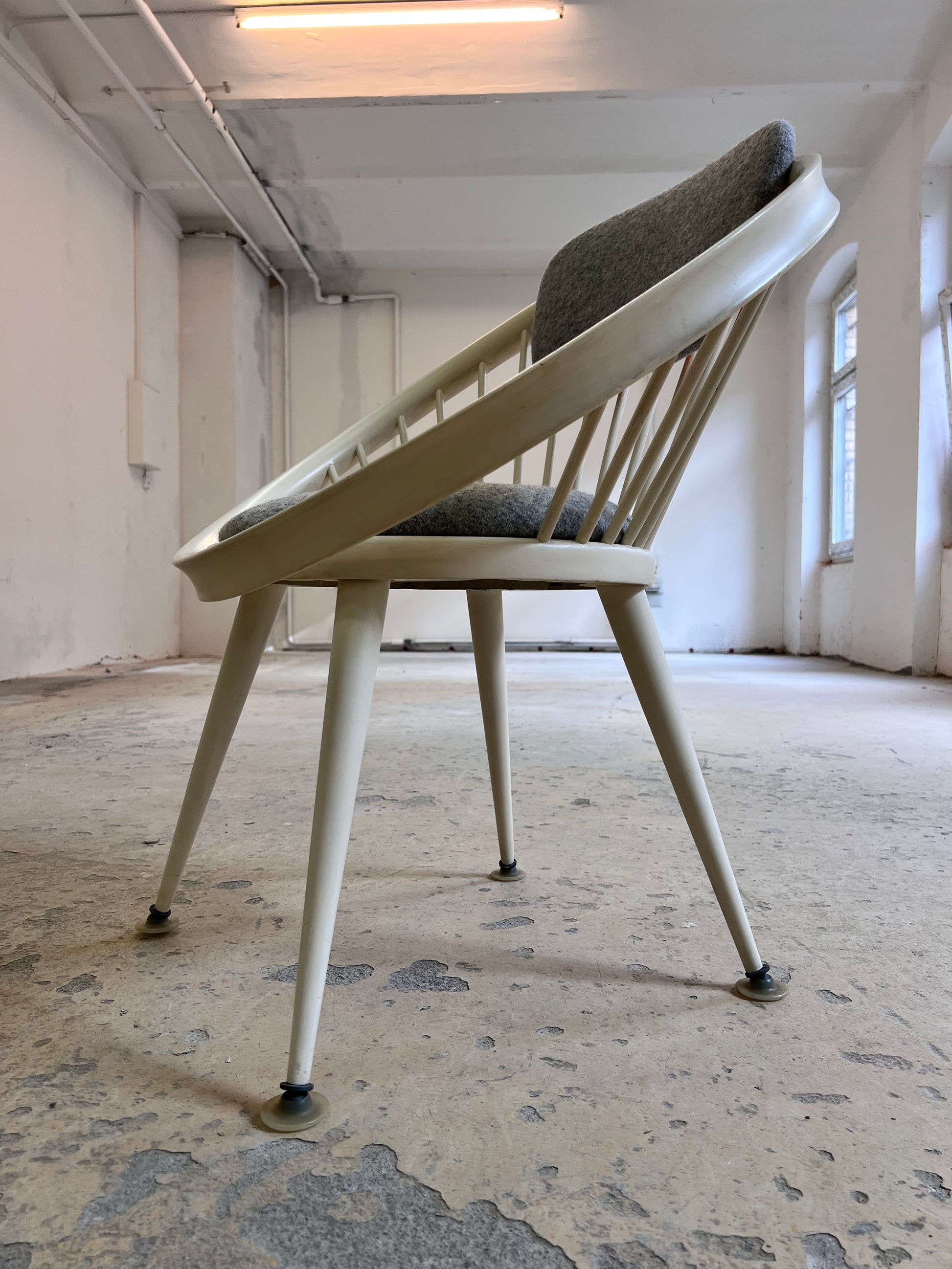 Circle Chair weiß von Yngve Ekström für Swedese
