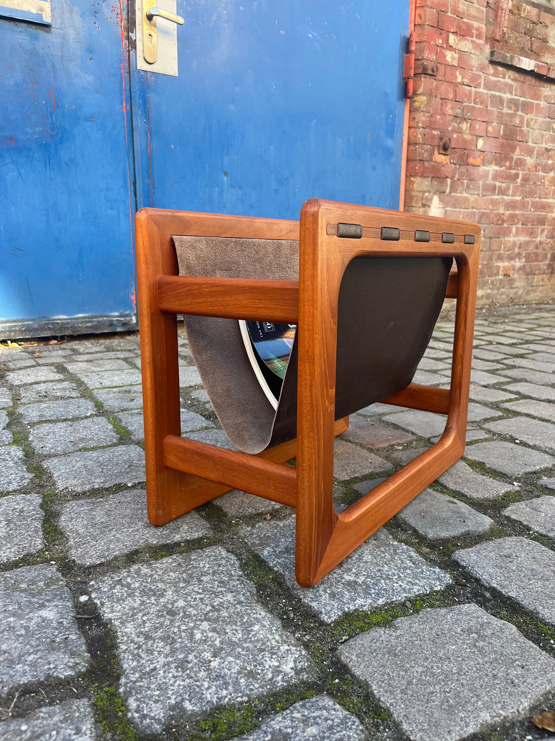 Zeitungsständer Teak Echtleder mit einem Fach von Aksel Kjersgaard für Salin Møbler