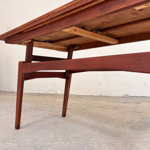Höhenverstellbarer Couchtisch Teak mit Auszügen aus Dänemark