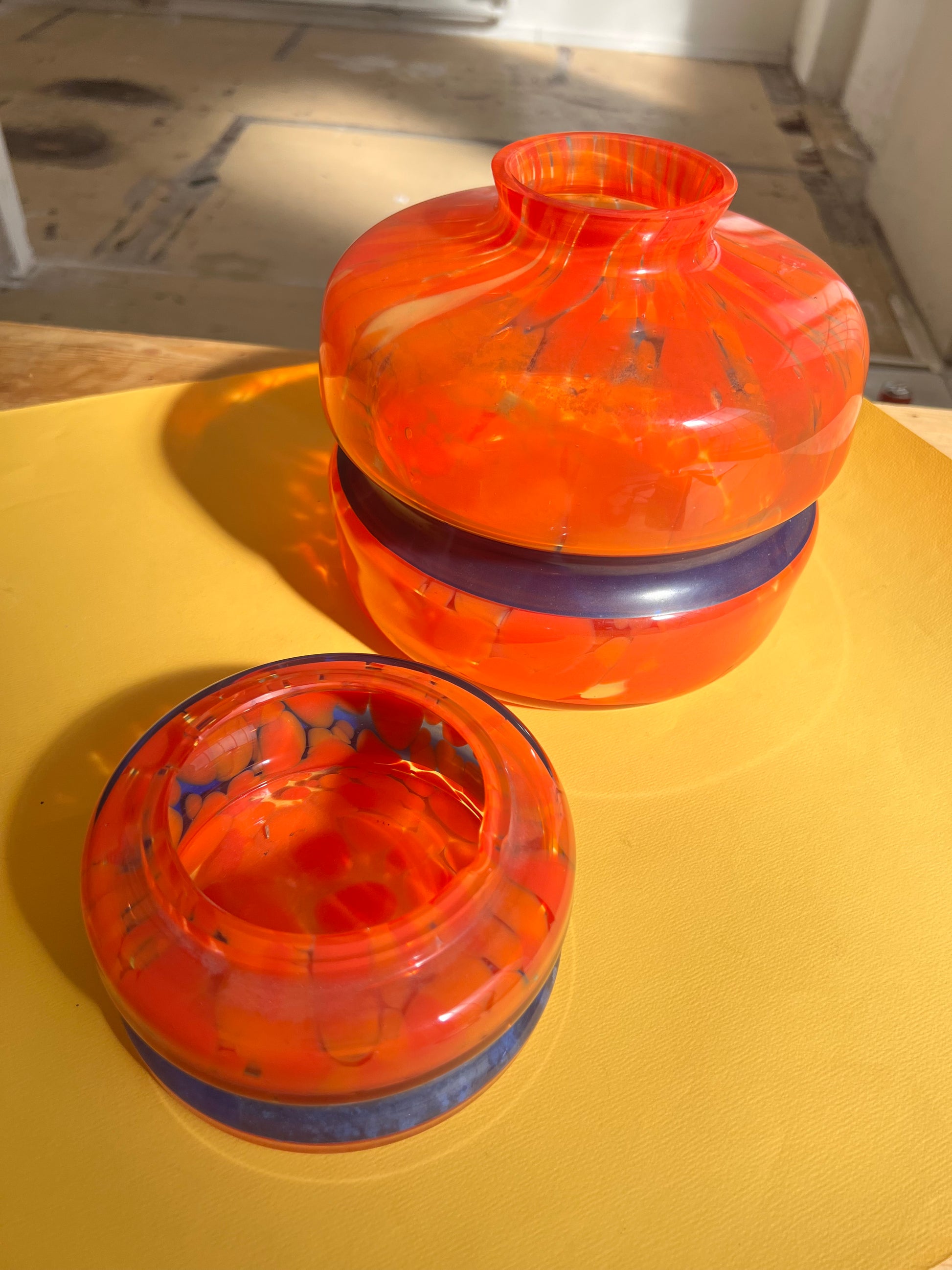 Set: Vase und Aschenbecher orange 70er