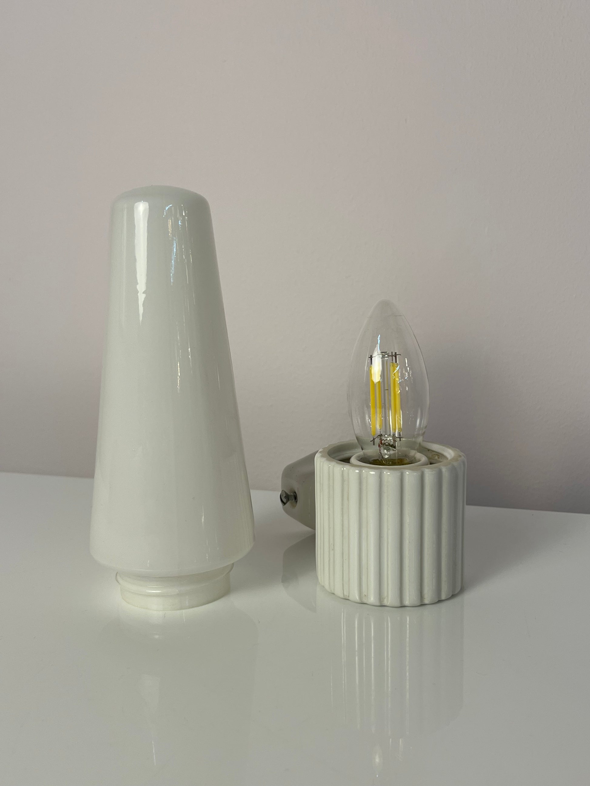 Wandlampe Modell 6020 weiß von Sigvard Bernadotte für Ifö
