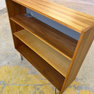 Regal auf Hairpinlegs von Hellerau