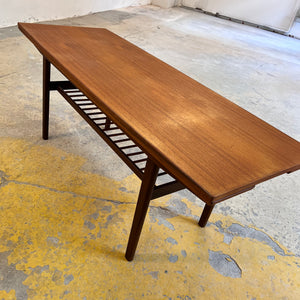 Ausziehbarer Couchtisch Teak mit Ablage