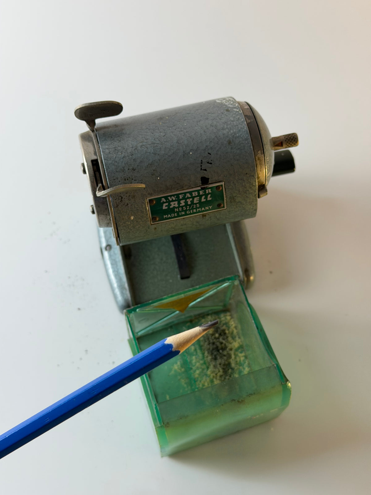 Spitzmaschine / Anspitzer No. 52/25 von A.W. Faber-Castell