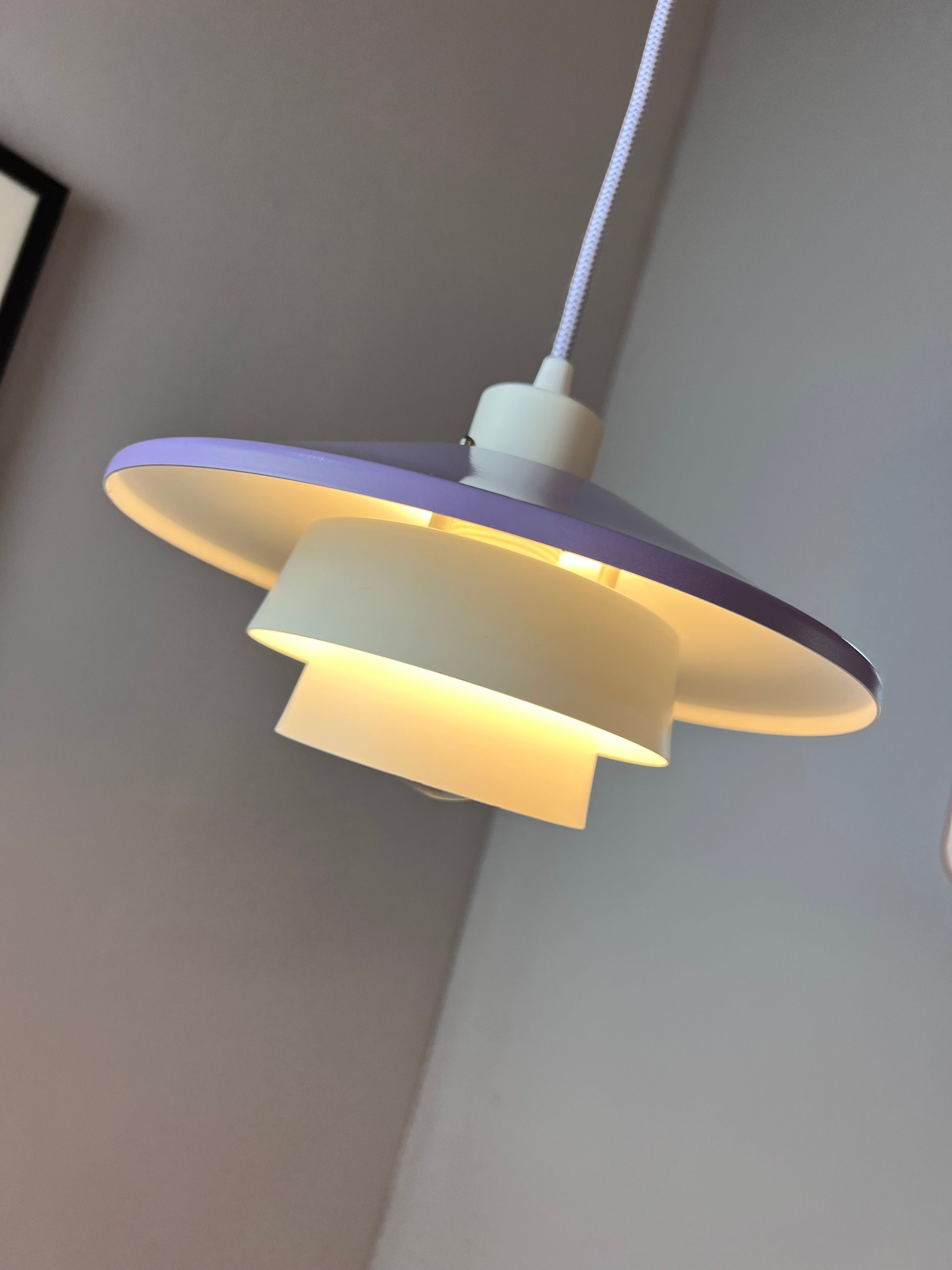 Lamellenlampe neu lackiert weiß lila