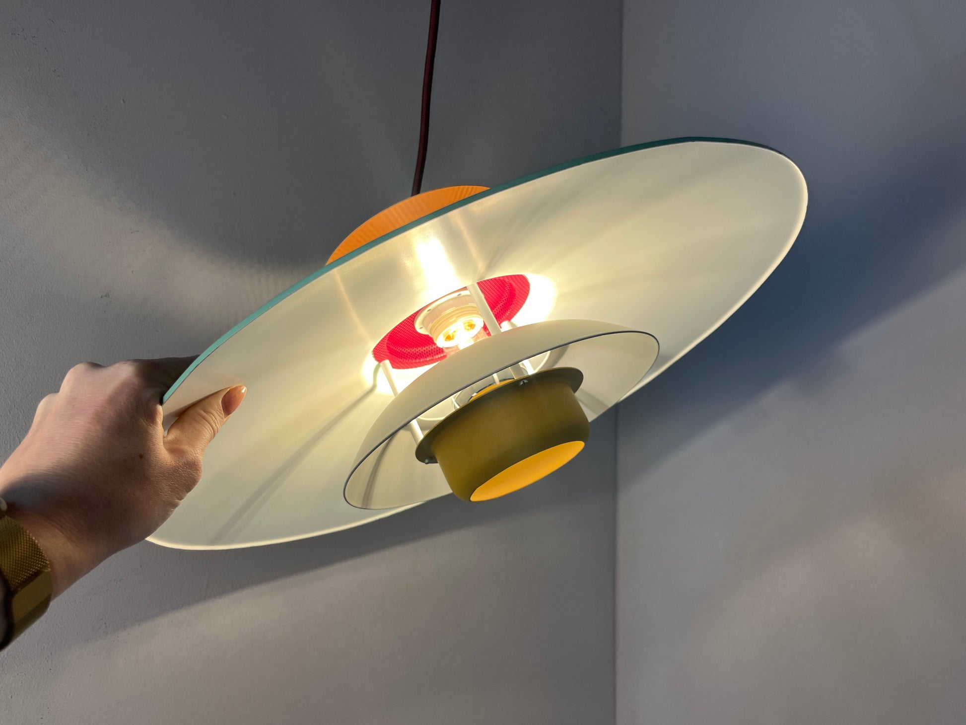 Lamellenlampe neu lackiert peach teal ocker aus Dänemark