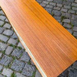Schrank mit Schloss & neuen Hairpinlegs