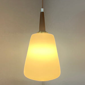 Hängelampe Opalglas Teak aus Dänemark