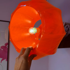 Hängelampe orange mit orangem Kabel von Ilka Plast