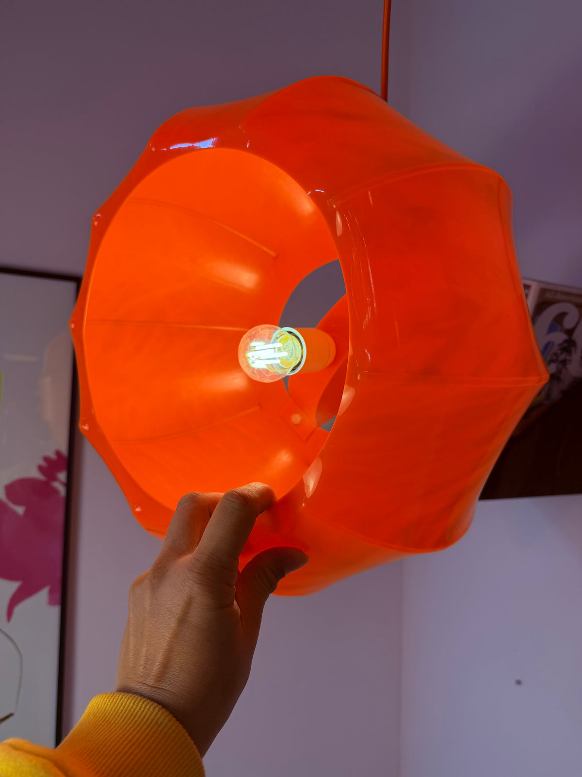 Hängelampe orange mit orangem Kabel von Ilka Plast