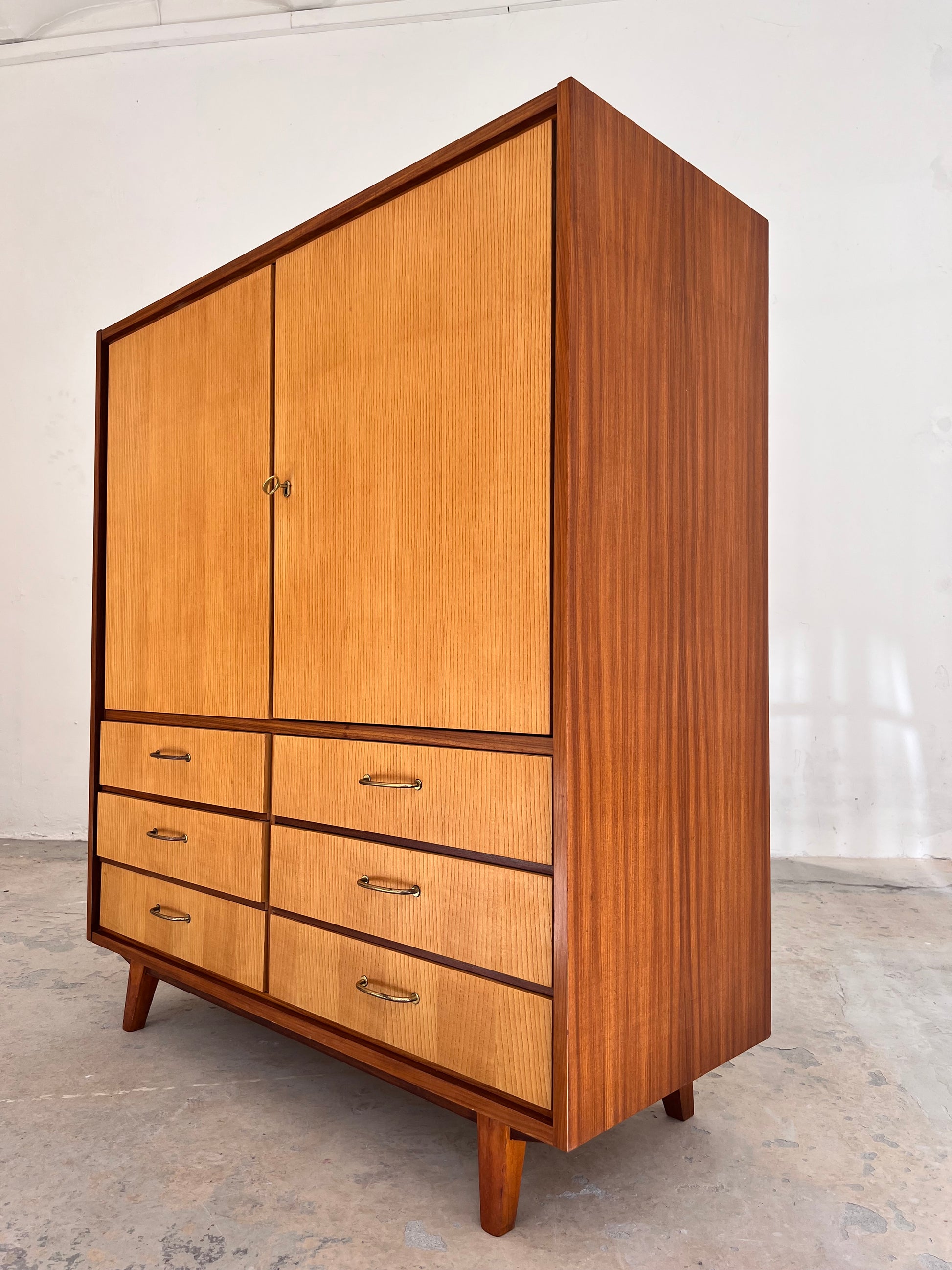 Wäscheschrank Modell Herrenkommode von Gebr. Lübke