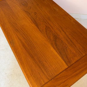 Beistelltisch Teak mit Schubladen & Ablage aus Dänemark
