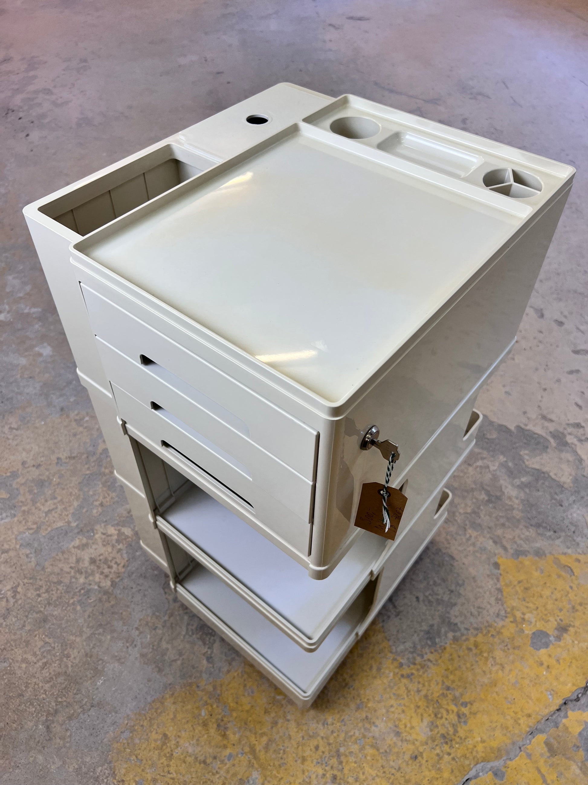 Rollwagen Stile cremeweiß von Giovanni Pelis für Neolt