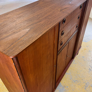 Highboard / Flurschrank Teak aus Dänemark
