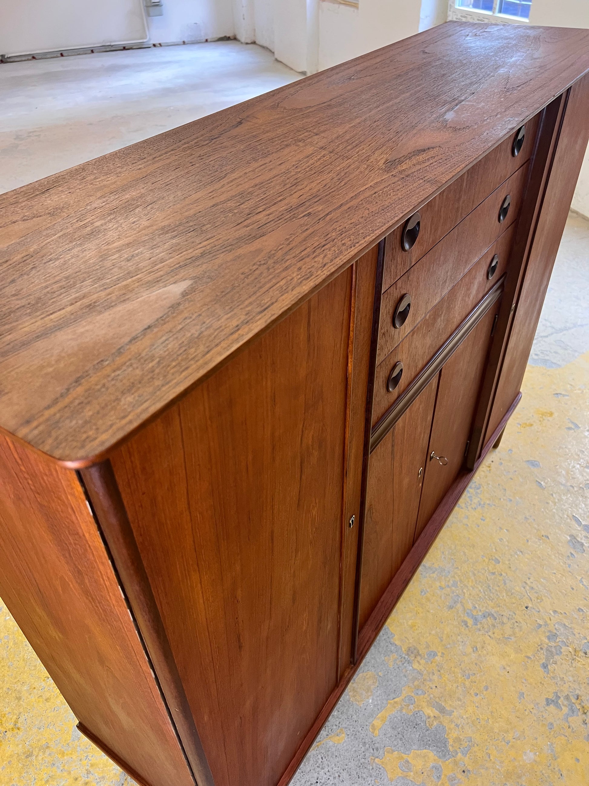 Highboard / Flurschrank Teak aus Dänemark