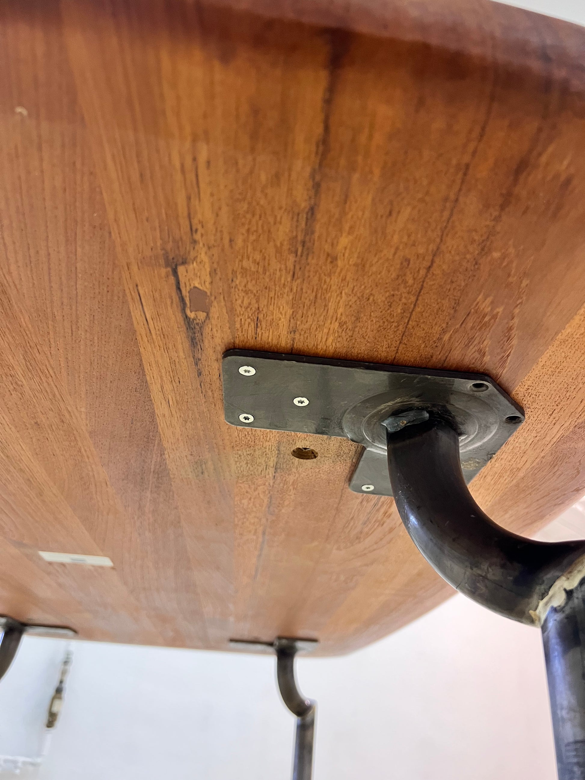 Esstisch Teak mit Metallbeinen