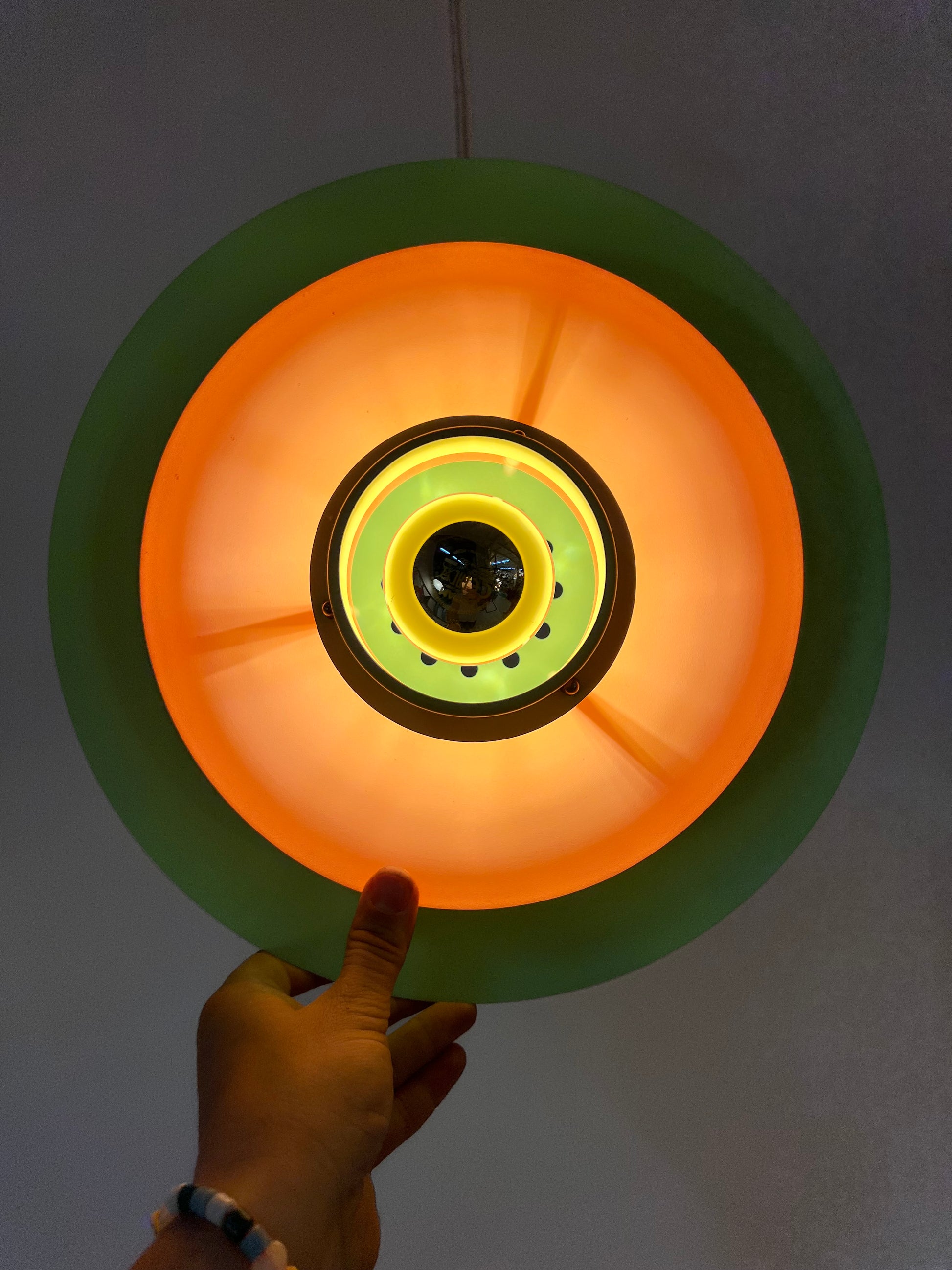 Lamellenlampe neu lackiert, Dänemark