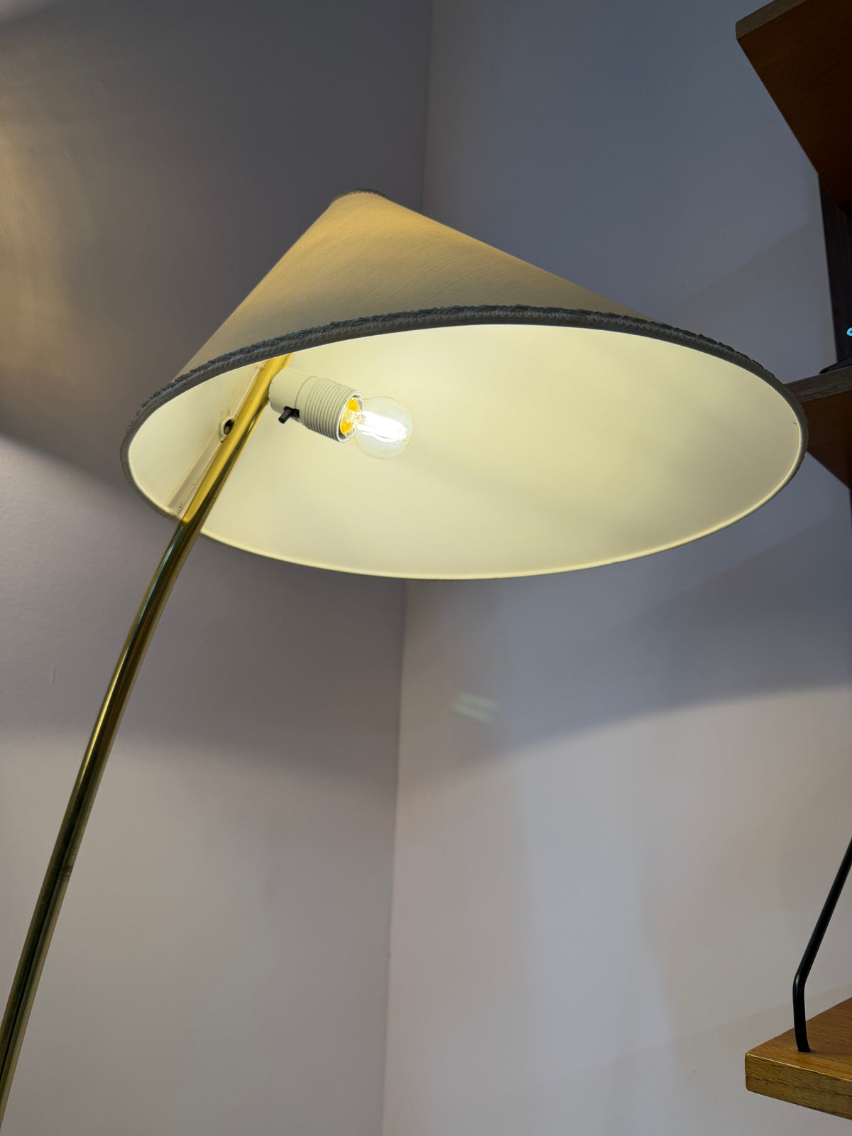 Stehlampe mit Marmorfuß & original Schirm von Rupert Nikoll