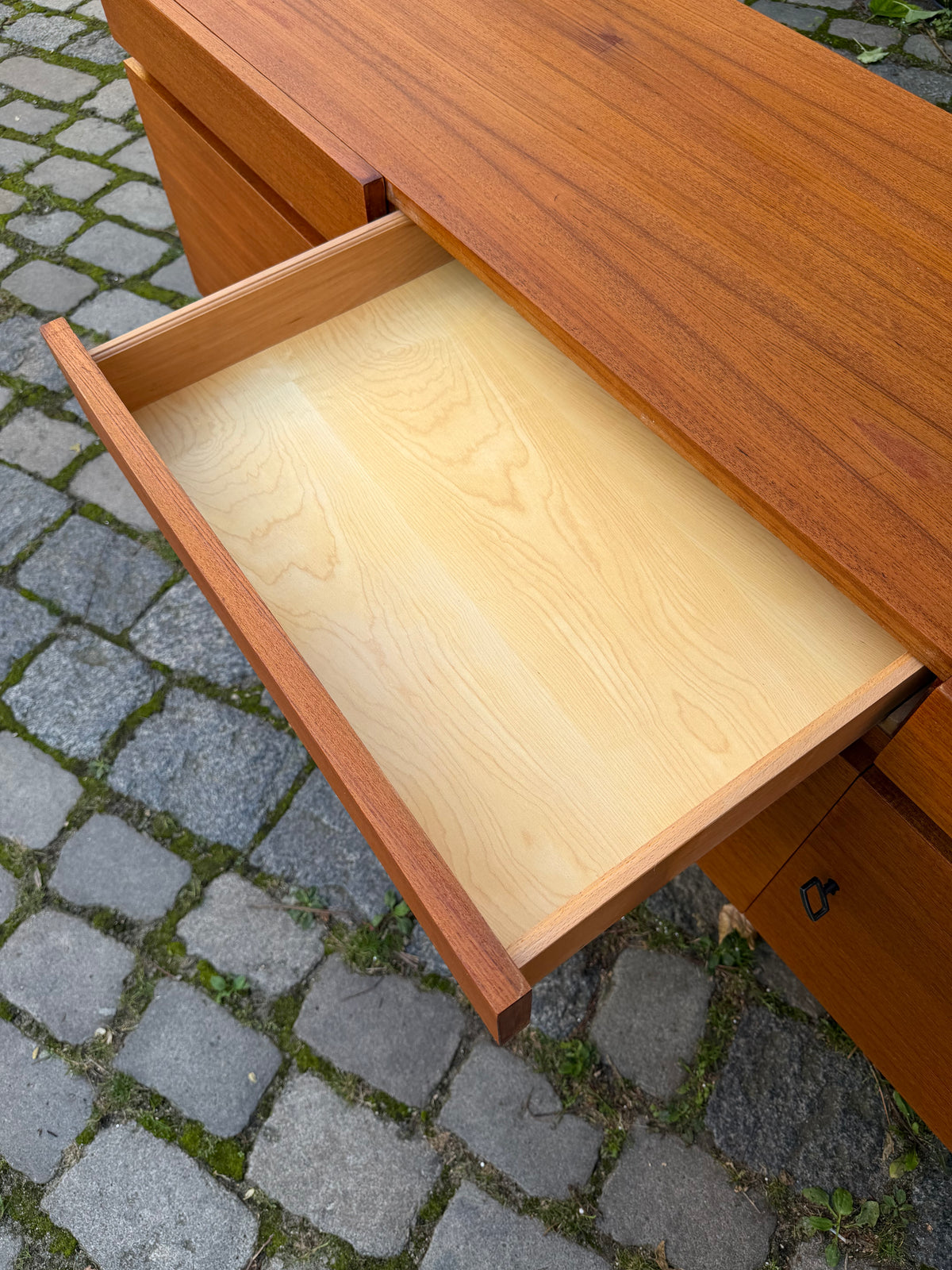 XXL Sideboard Teak mit Schloss aus Deutschland