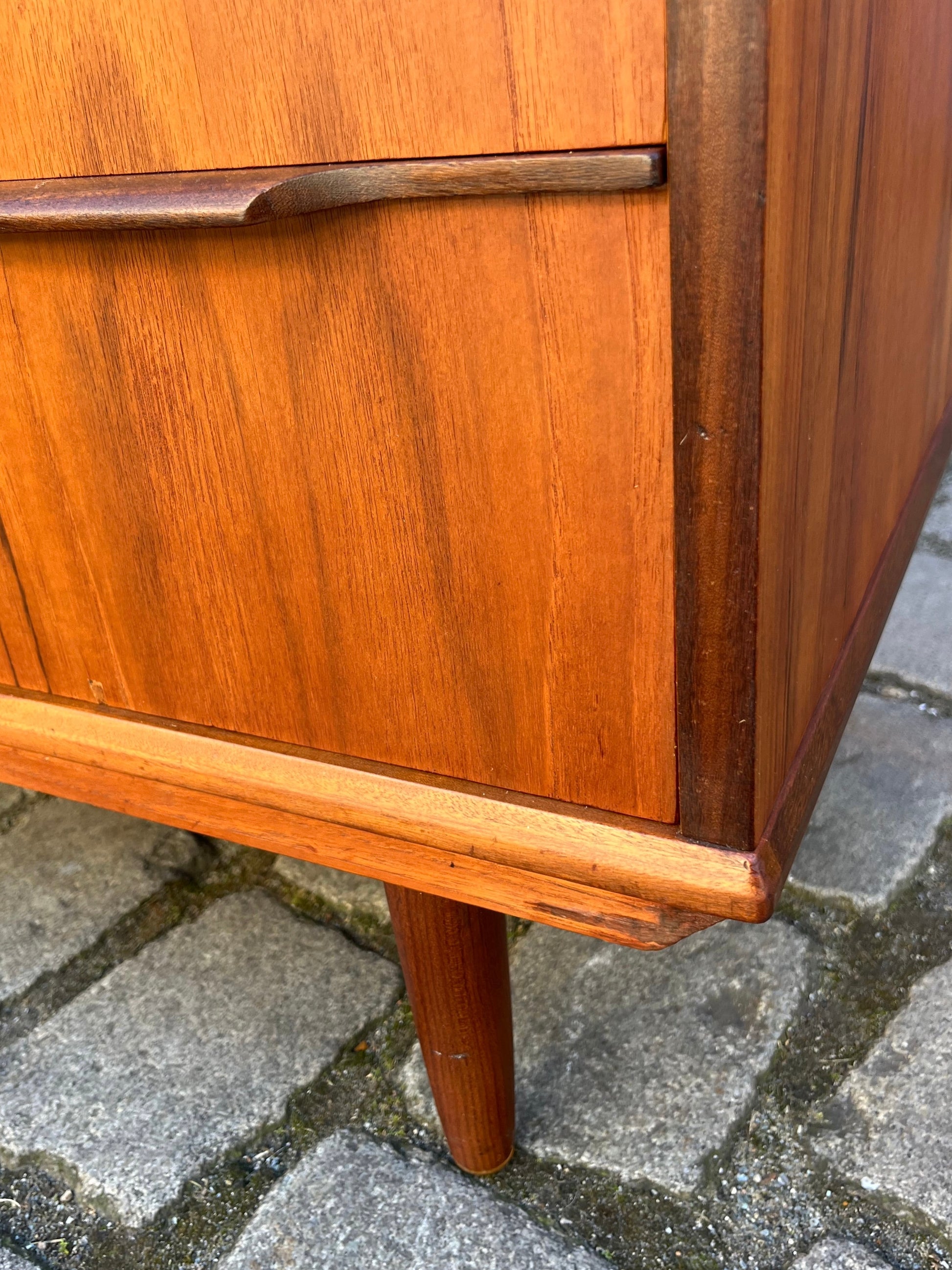 Kommode Teak mit Schloss aus Dänemark