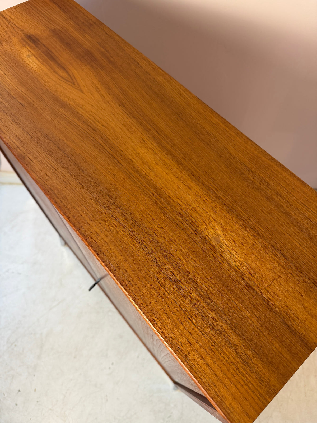 Schrank Teak mit Schloss & neuen Chromfüßen von Heinrich Riestenpatt