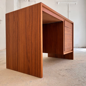 Schreibtisch Teak mit extra Laptop-Fach aus Dänemark