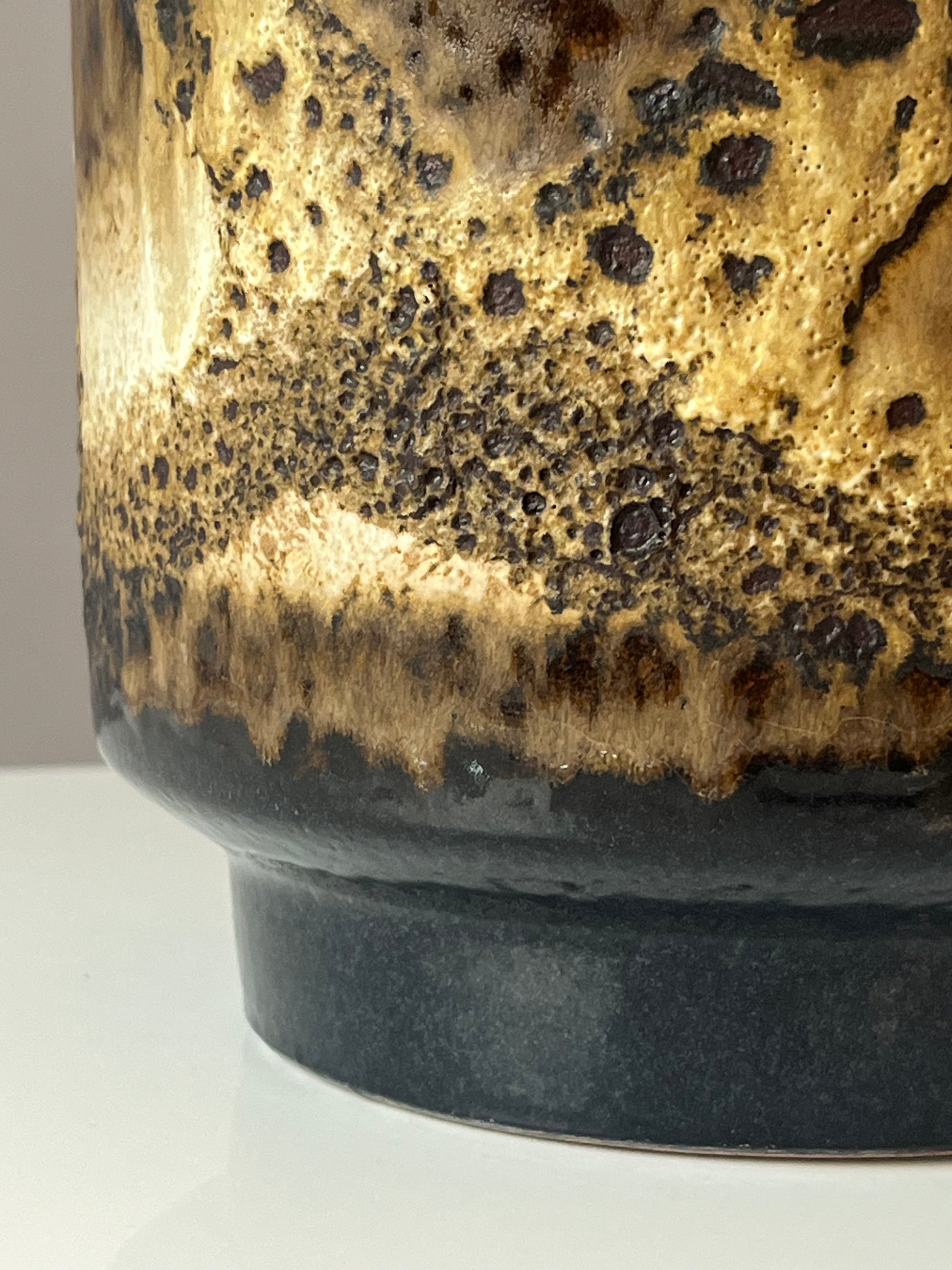 Blumentopf Fat Lava braun