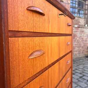 Kommode Teak mit Muschelgriffen aus Dänemark