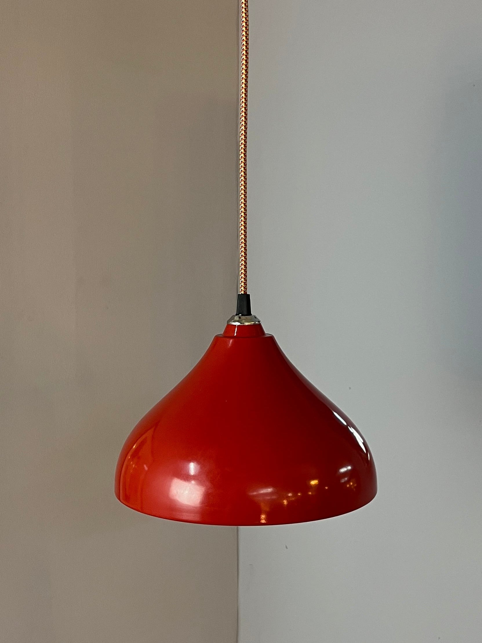 Hängelampe rot von Rolf Krüger für Staff