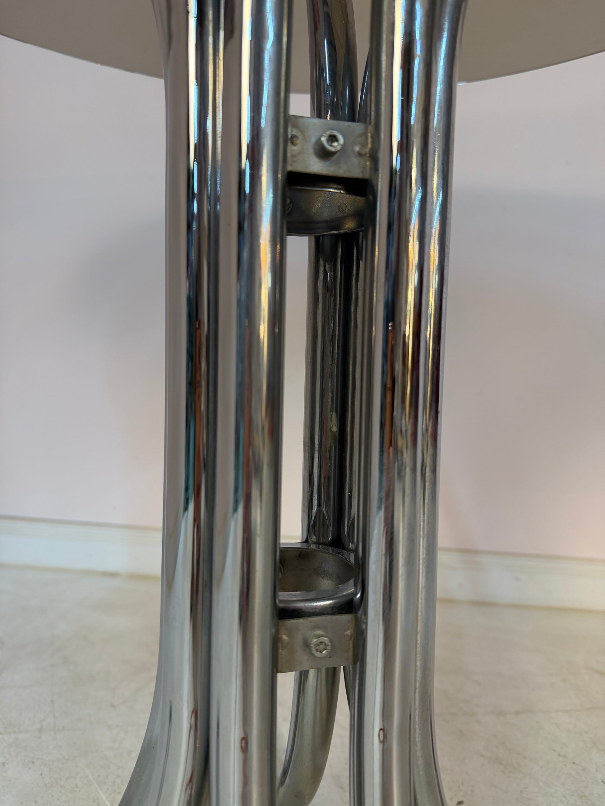 Runder Esstisch Chrom & Rauchglas